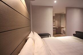 Paradise Hotel