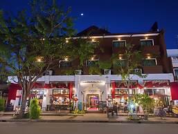 The Experience Walking Street Chiang Mai