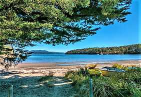 Three Beaches - Chic Eco Home Tasmania