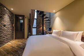 Hotel March