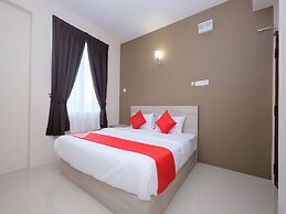 Super OYO 43935 Mancalin Hotel