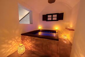 Pasithea Luxury Suites