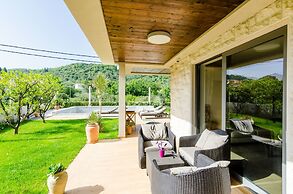Villa Dolores Apartments