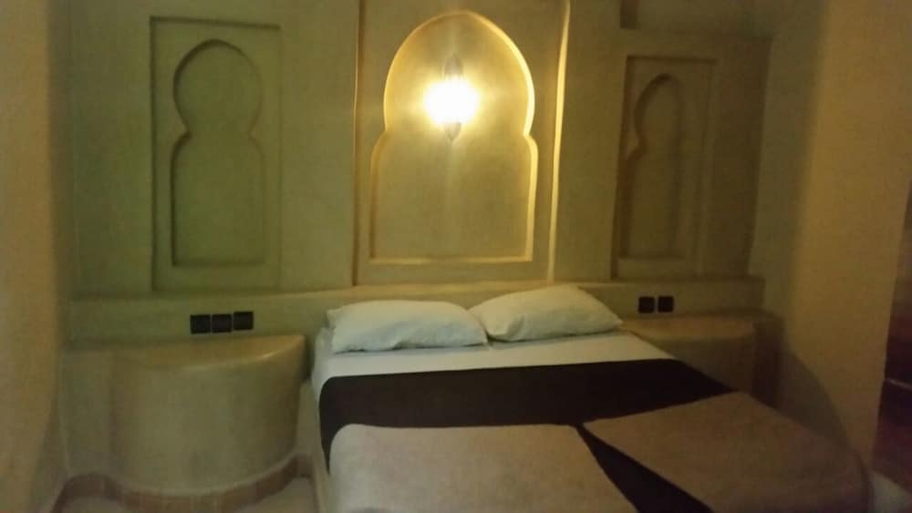 Chez Tihri