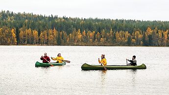 Isokenkäisten Klubi, Wilderness lodge