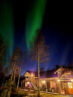 Isokenkäisten Klubi, Wilderness lodge