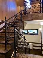 Polina Hotel