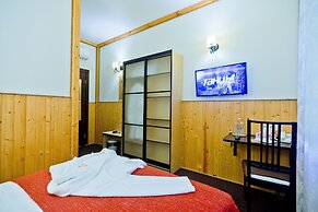 Polina Hotel