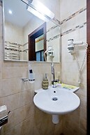 Polina Hotel