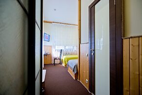 Polina Hotel