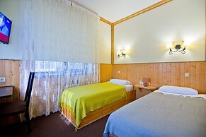 Polina Hotel