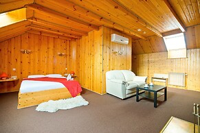 Polina Hotel