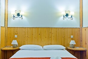 Polina Hotel