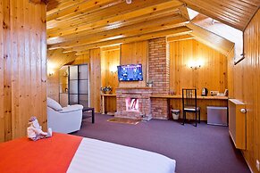 Polina Hotel