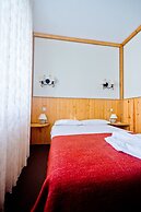 Polina Hotel