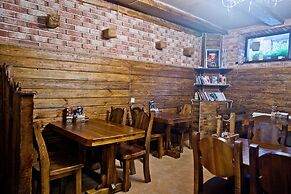 Polina Hotel