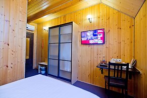 Polina Hotel