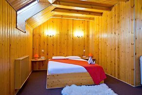 Polina Hotel