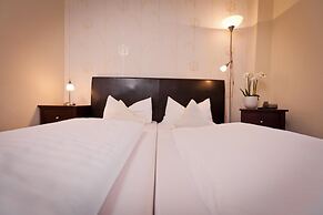 Hotel Spies
