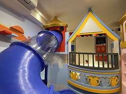 Fun Holiday Hostel