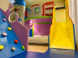 Fun Holiday Hostel