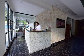 La Orilla Hotel