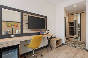Ramada Encore By Wyndham Istanbul Basin Express