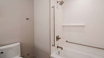 Best Western Premier Winnipeg East