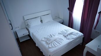 Karyada Hotel