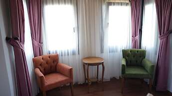 Karyada Hotel