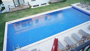 Karyada Hotel