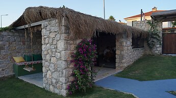 Karyada Hotel