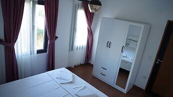 Karyada Hotel