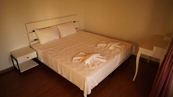 Karyada Hotel