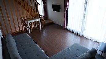 Karyada Hotel