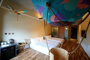 Thinker Hotel