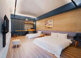 Thinker Hotel