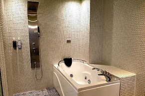 Thinker Hotel