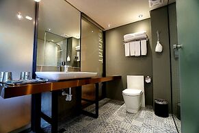 Thinker Hotel