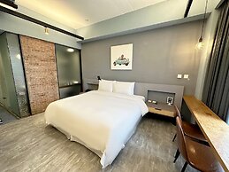 Thinker Hotel