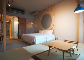 Thinker Hotel