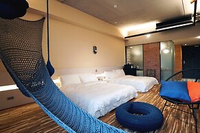 Thinker Hotel