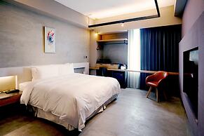 Thinker Hotel