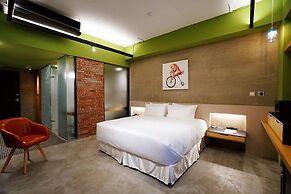 Thinker Hotel