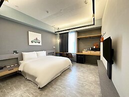 Thinker Hotel