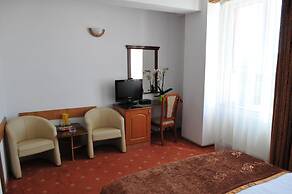 Hotel Emma Est