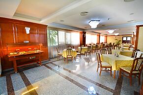 Hotel Emma Est