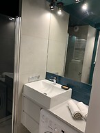 ApartmentSun Parrot