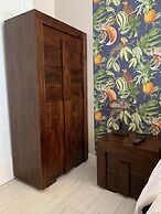 ApartmentSun Parrot