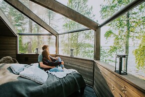 Revontuli Resort Glass Igloos
